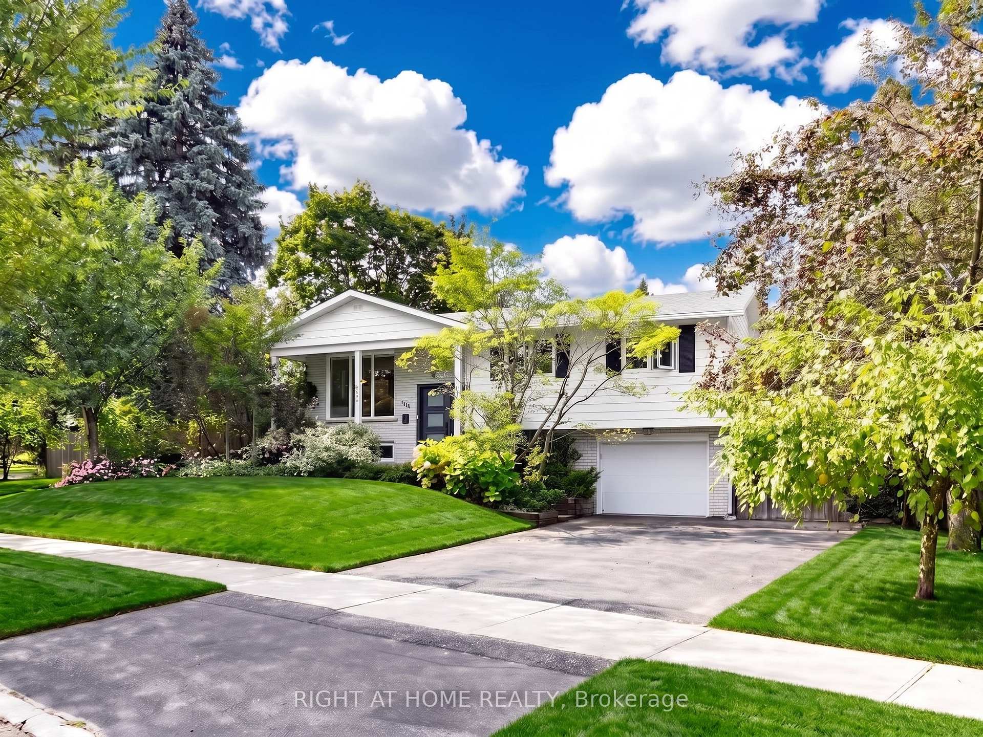 Photo 3 of 159 Meaford Drive, Waterloo, Lincoln Heights — HOMEH
