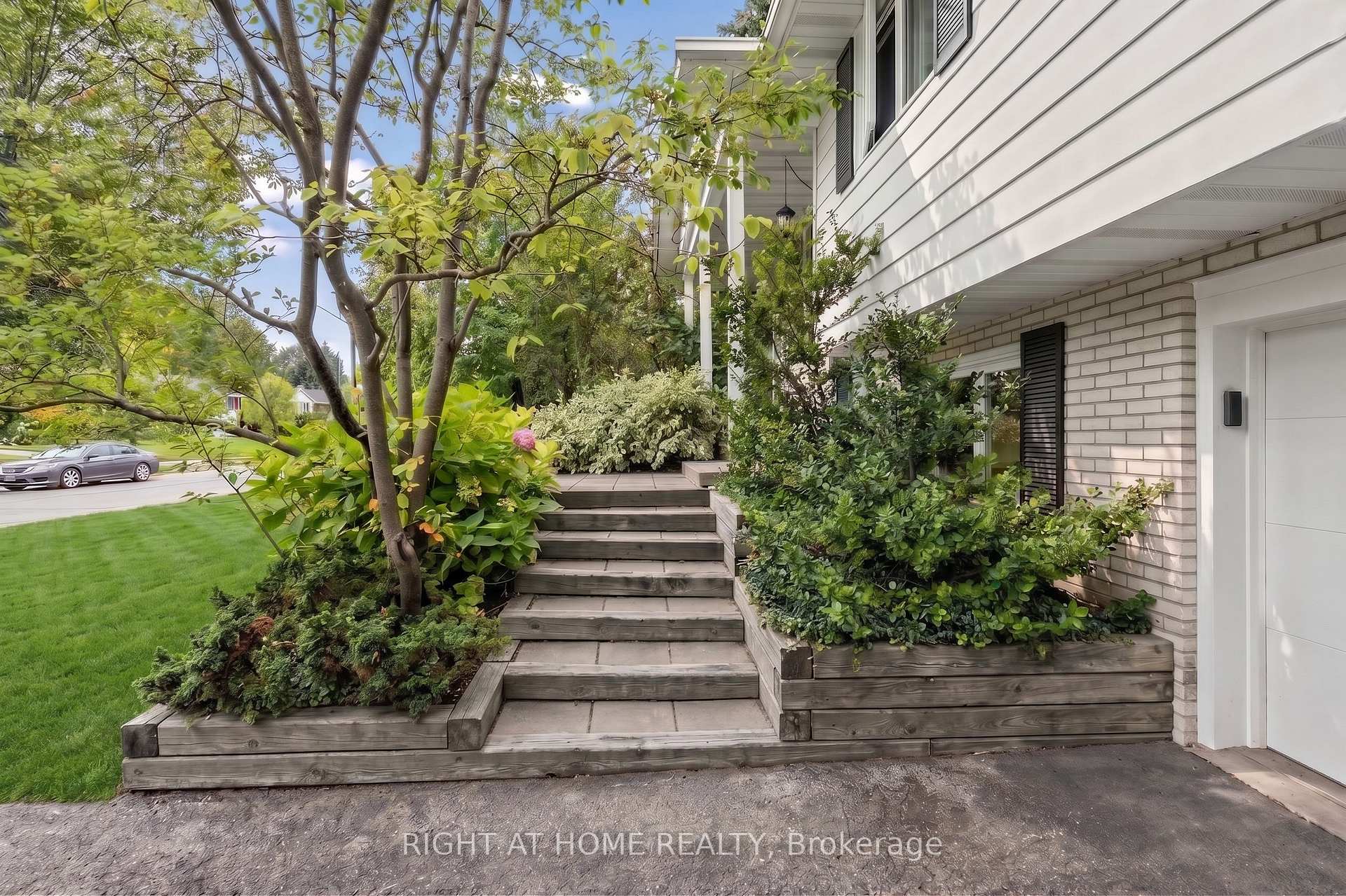 Photo 5 of 159 Meaford Drive, Waterloo, Lincoln Heights — HOMEH