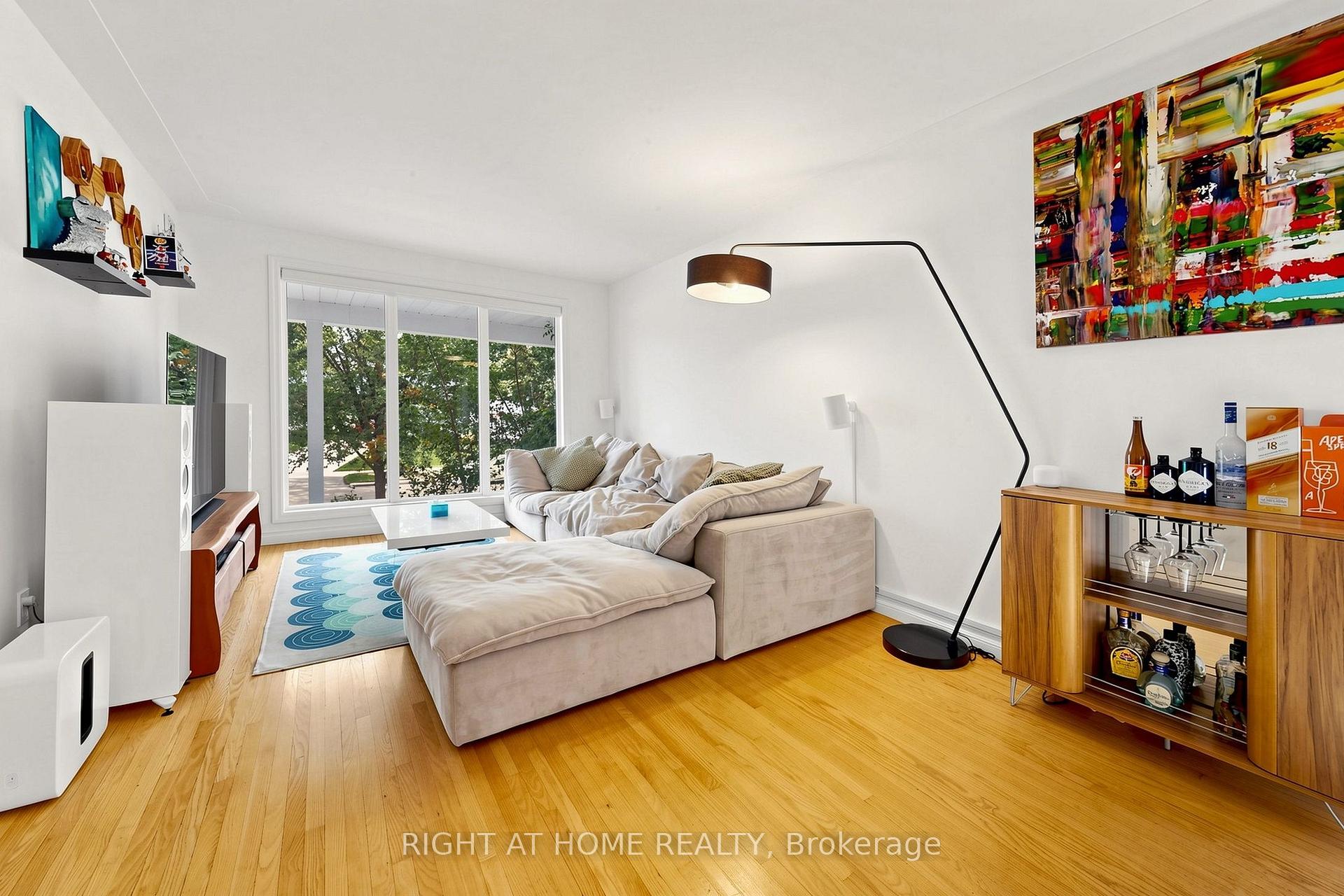 Photo 8 of 159 Meaford Drive, Waterloo, Lincoln Heights — HOMEH
