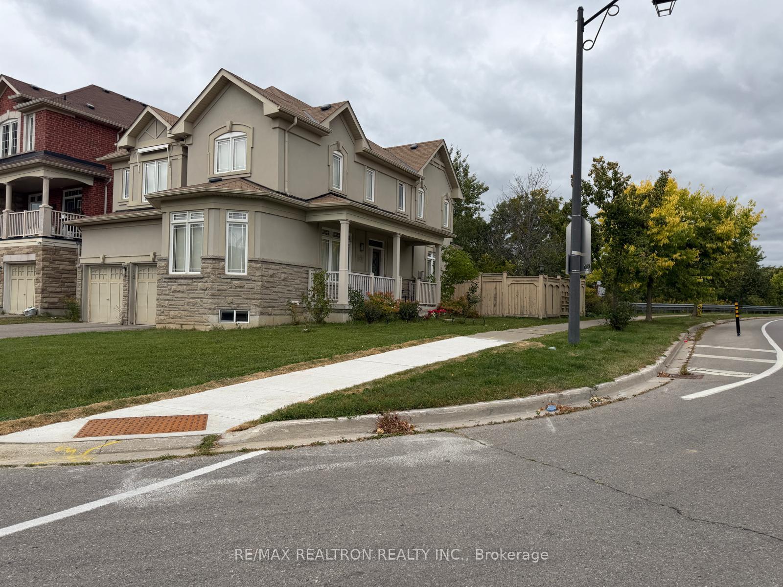 Photo 2 of Unit Lower Level, 113B Timna Crescent, Vaughan, Patterson — HOMEH
