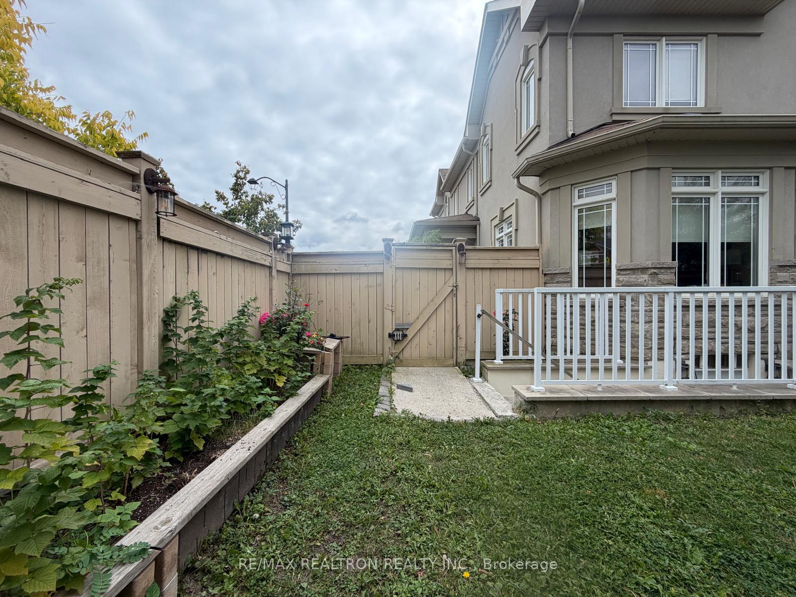 Photo 4 of Unit Lower Level, 113B Timna Crescent, Vaughan, Patterson — HOMEH