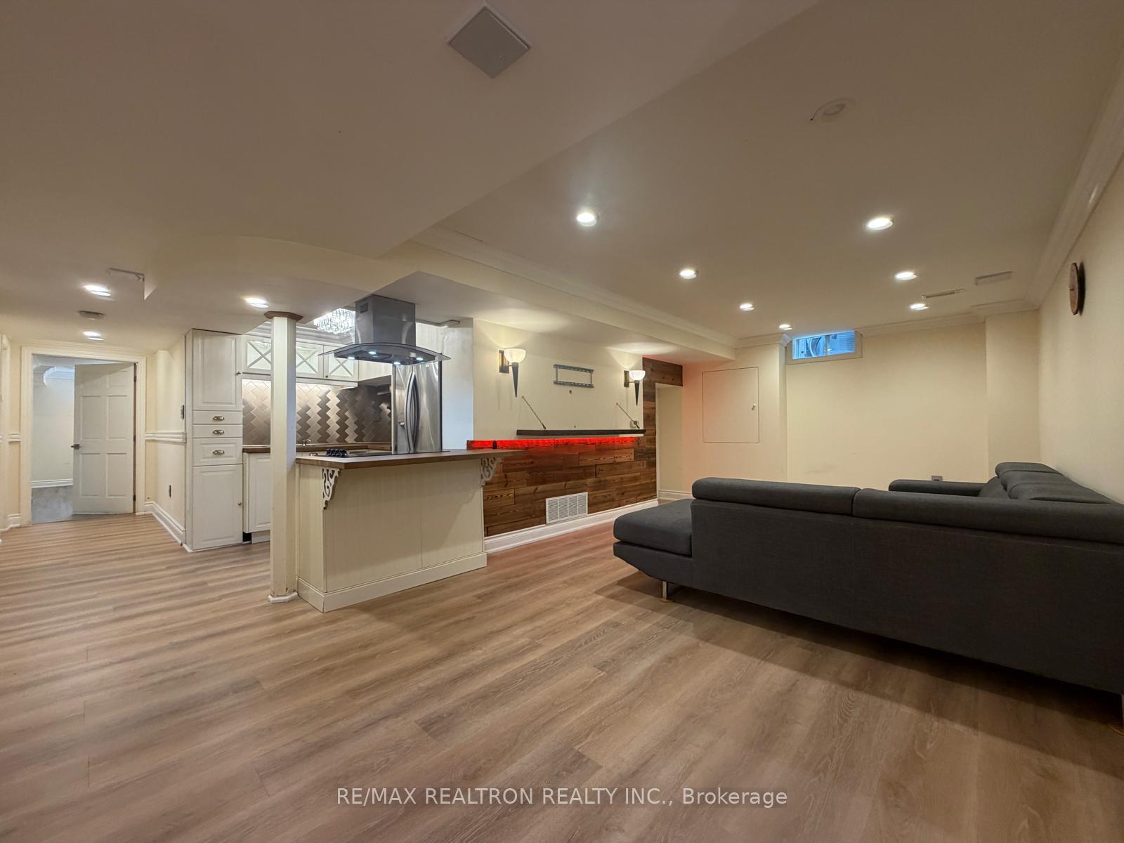 Photo 6 of Unit Lower Level, 113B Timna Crescent, Vaughan, Patterson — HOMEH
