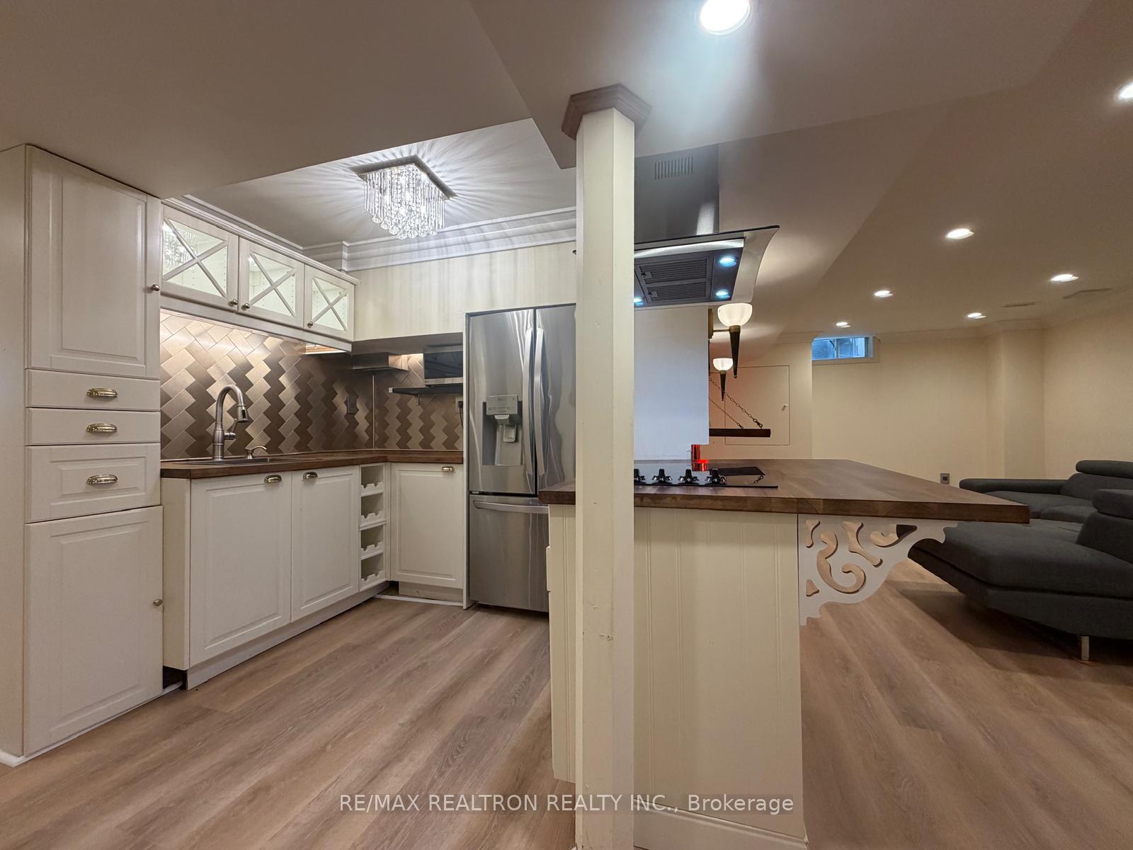 Photo 10 of Unit Lower Level, 113B Timna Crescent, Vaughan, Patterson — HOMEH