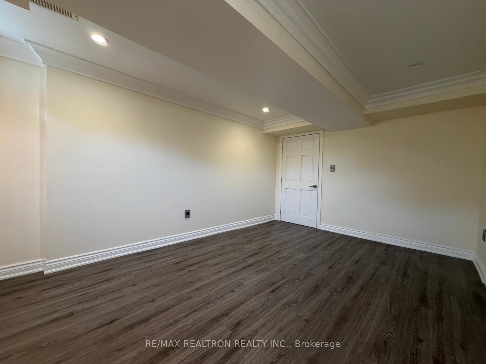 Photo 17 of Unit Lower Level, 113B Timna Crescent, Vaughan, Patterson — HOMEH