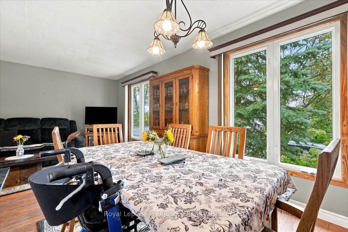 Photo 7 of 4 Bogart Crescent, Belleville, Belleville Ward — HOMEH