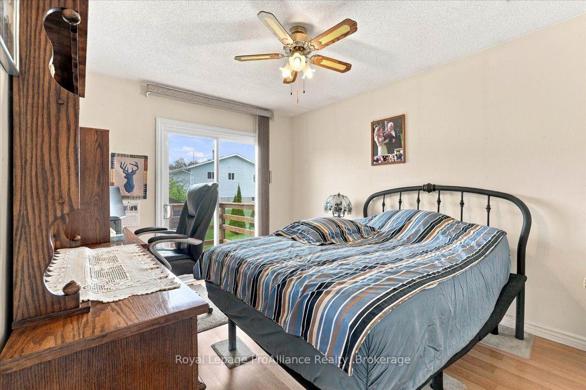 Photo 12 of 4 Bogart Crescent, Belleville, Belleville Ward — HOMEH