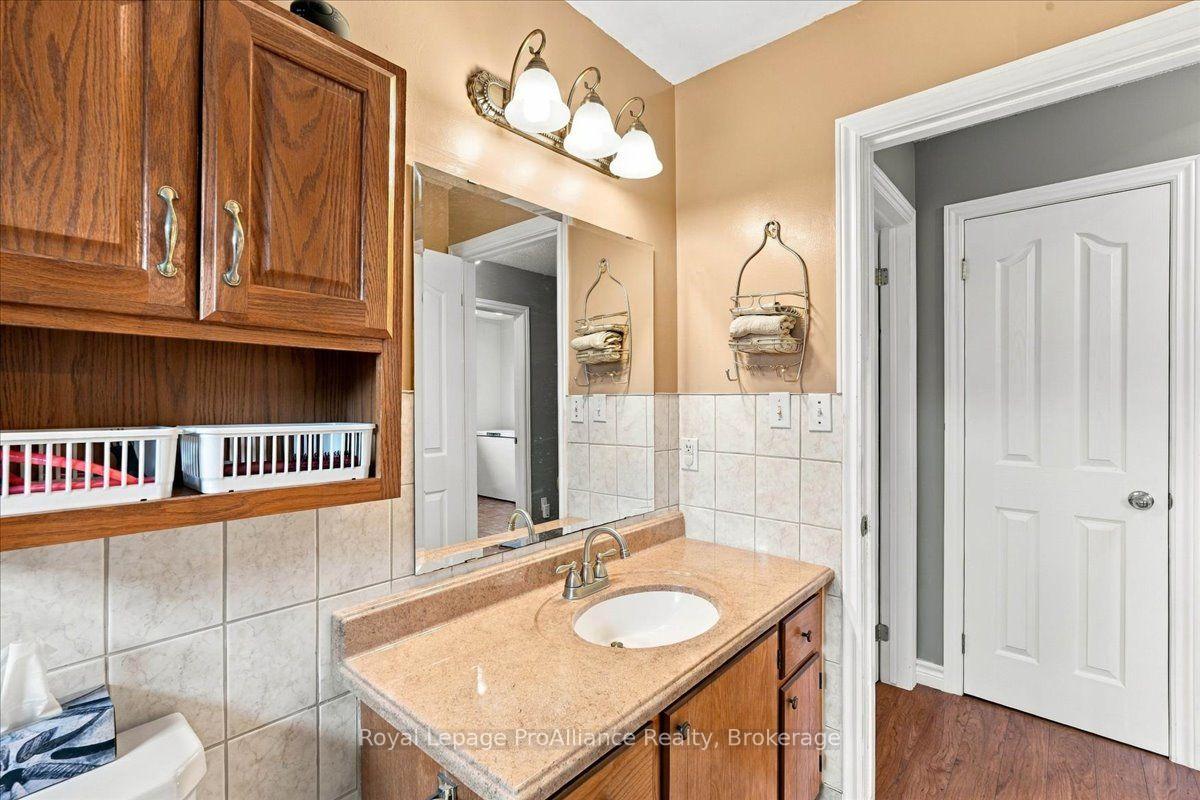 Photo 19 of 4 Bogart Crescent, Belleville, Belleville Ward — HOMEH