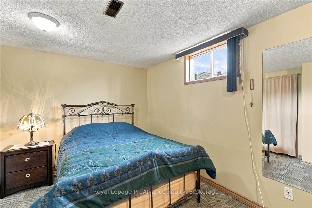 Photo 27 of 4 Bogart Crescent, Belleville, Belleville Ward — HOMEH