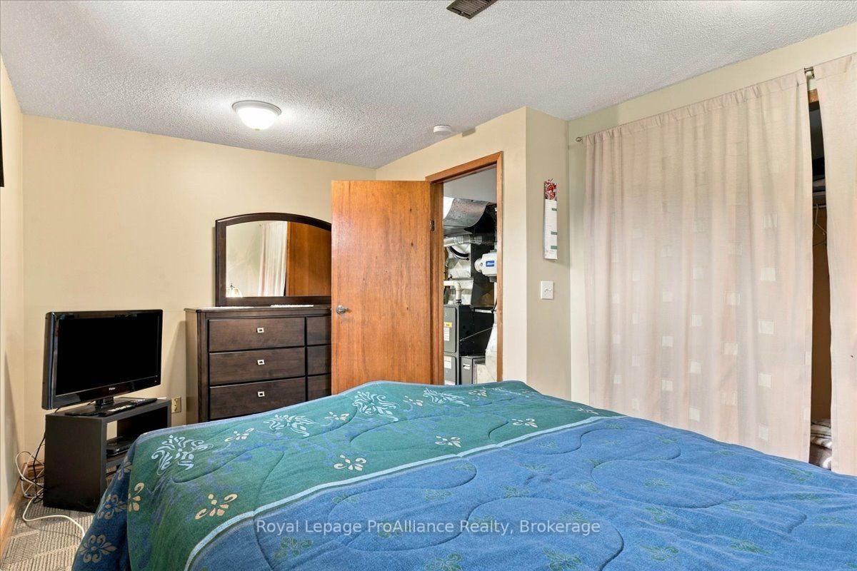 Photo 28 of 4 Bogart Crescent, Belleville, Belleville Ward — HOMEH