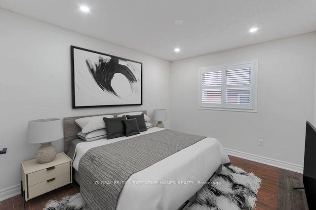 Photo 24 of 122 Pappain Crescent, Brampton, Snelgrove — HOMEH