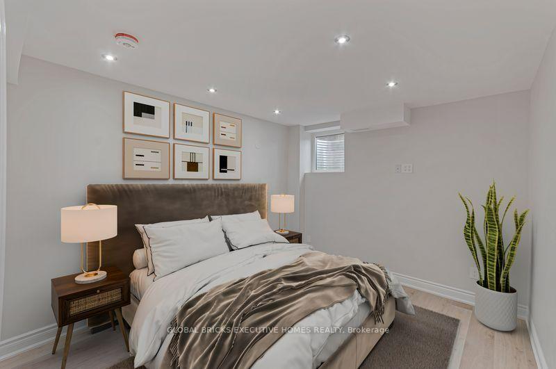 Photo 35 of 122 Pappain Crescent, Brampton, Snelgrove — HOMEH