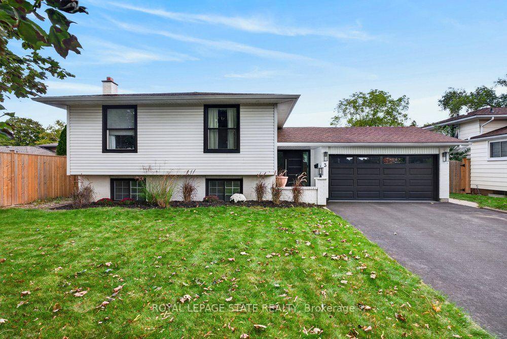 Photo 2 of 3 Regatta Drive, St. Catharines, Martindale Pond — HOMEH