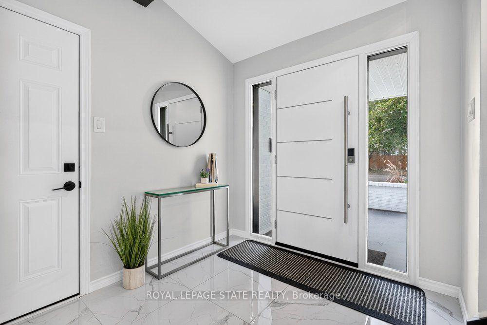 Photo 15 of 3 Regatta Drive, St. Catharines, Martindale Pond — HOMEH