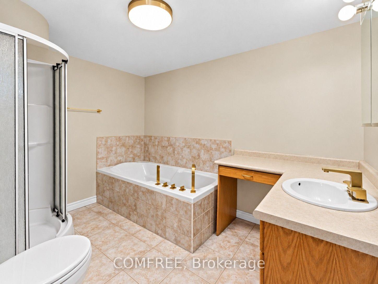 Photo 17 of Unit 409, 3000 Sandwich Street, Windsor — HOMEH