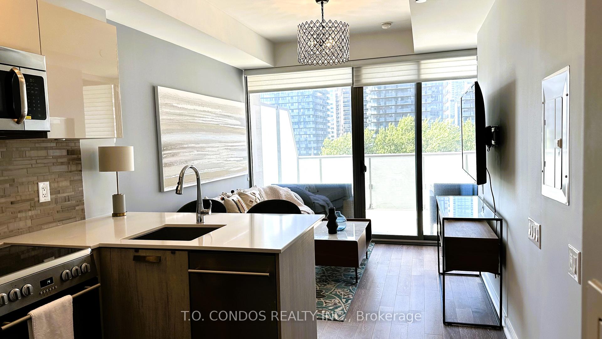 Photo 3 of Unit 920, 57 St. Joseph Street, Toronto, Bay Street Corridor — HOMEH