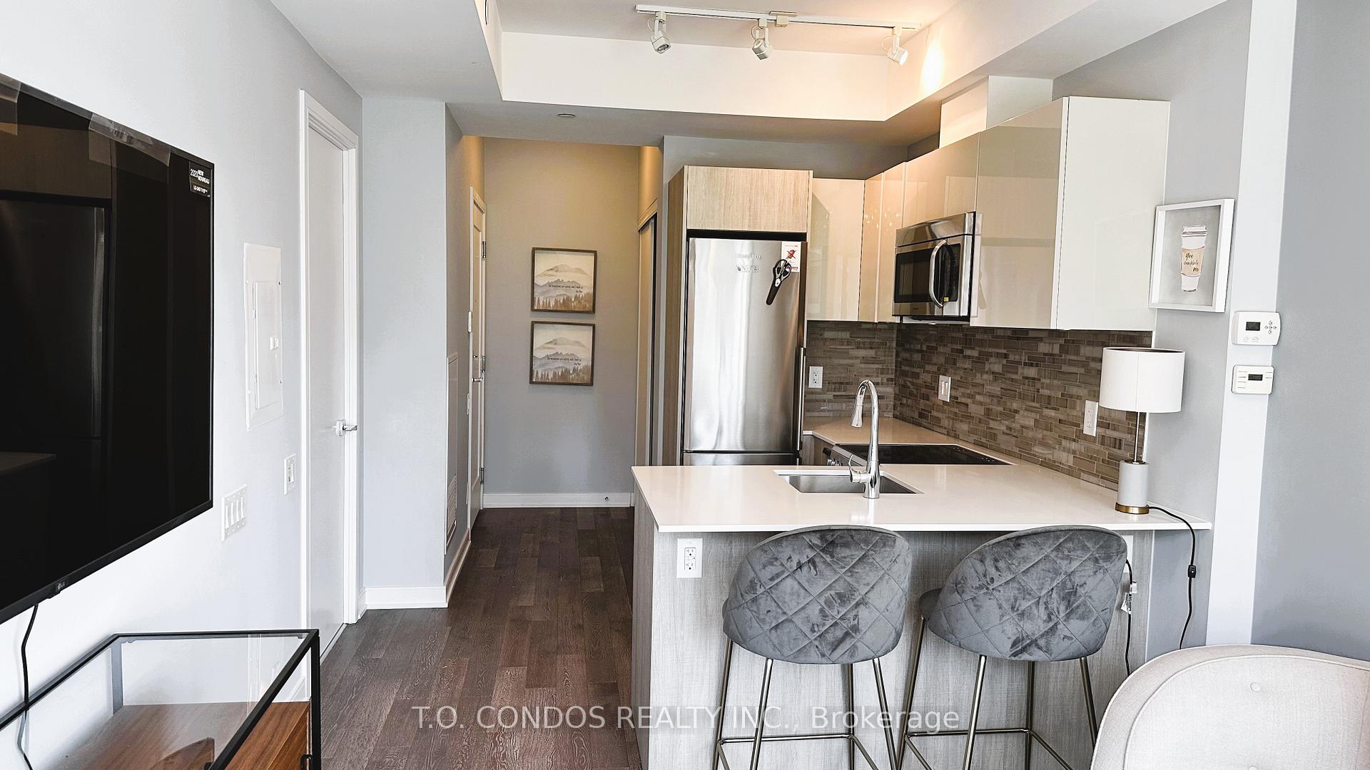 Photo 4 of Unit 920, 57 St. Joseph Street, Toronto, Bay Street Corridor — HOMEH