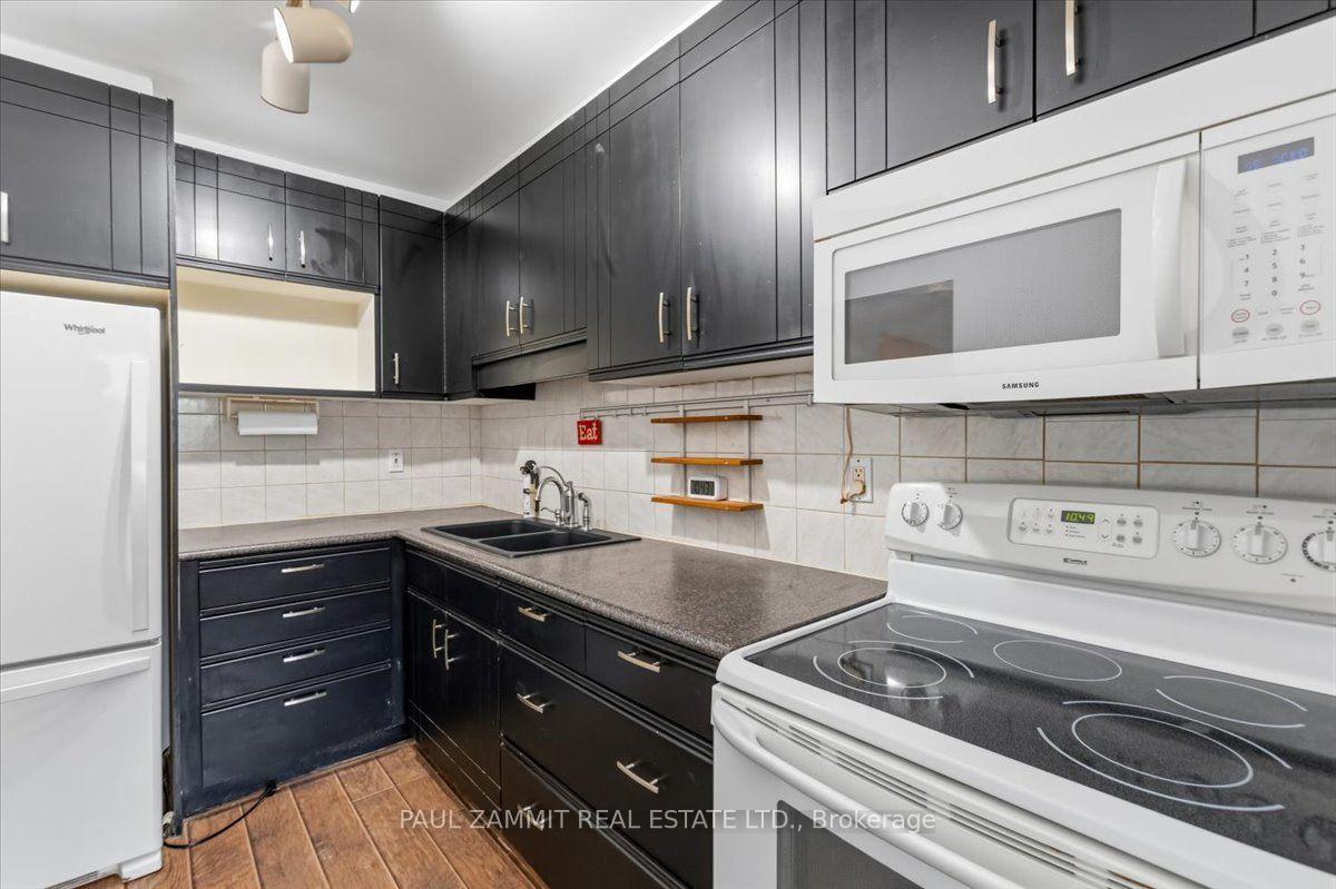 Photo 5 of 42 Nicholson Way, Markham, Aileen-Willowbrook — HOMEH