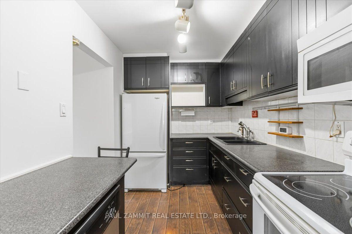 Photo 7 of 42 Nicholson Way, Markham, Aileen-Willowbrook — HOMEH