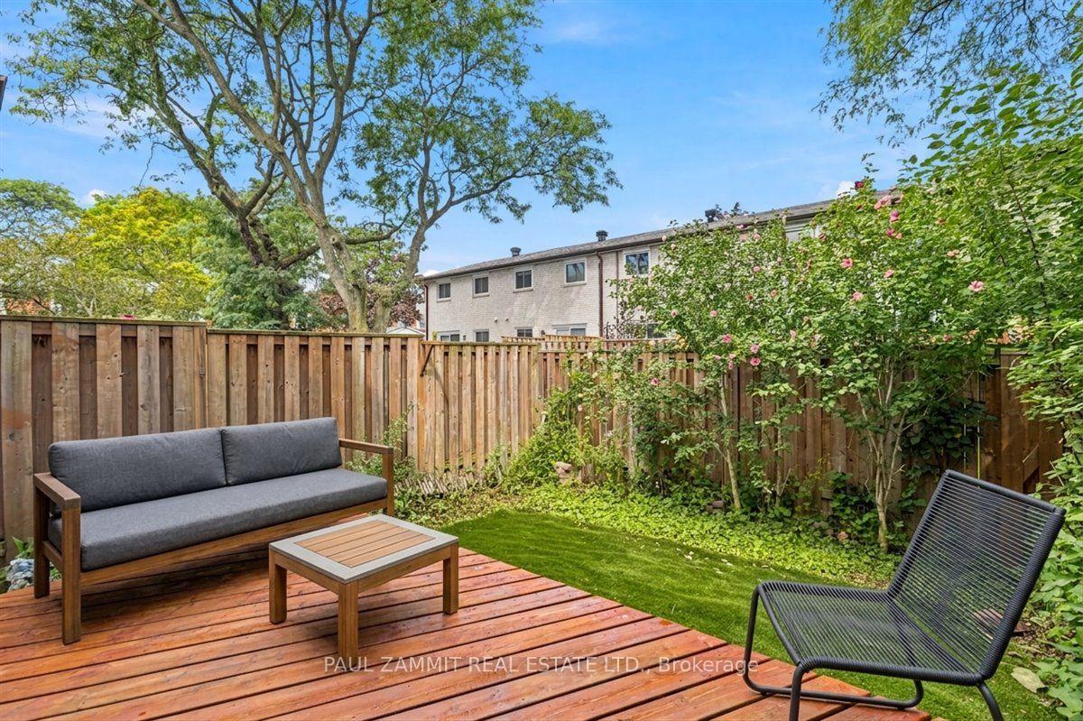 Photo 18 of 42 Nicholson Way, Markham, Aileen-Willowbrook — HOMEH