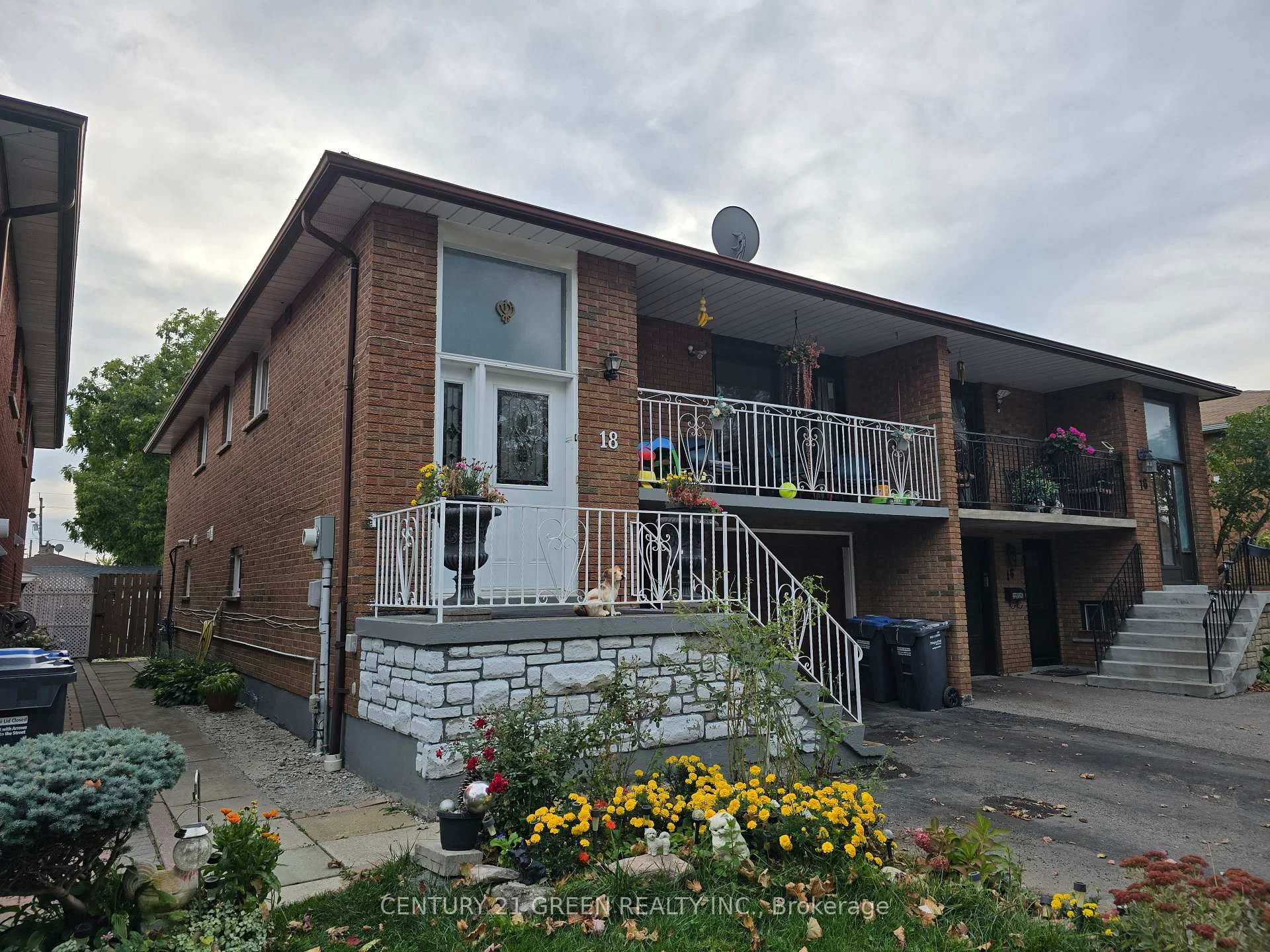 Photo 6 of 18 Curtis Drive, Brampton, Brampton South — HOMEH