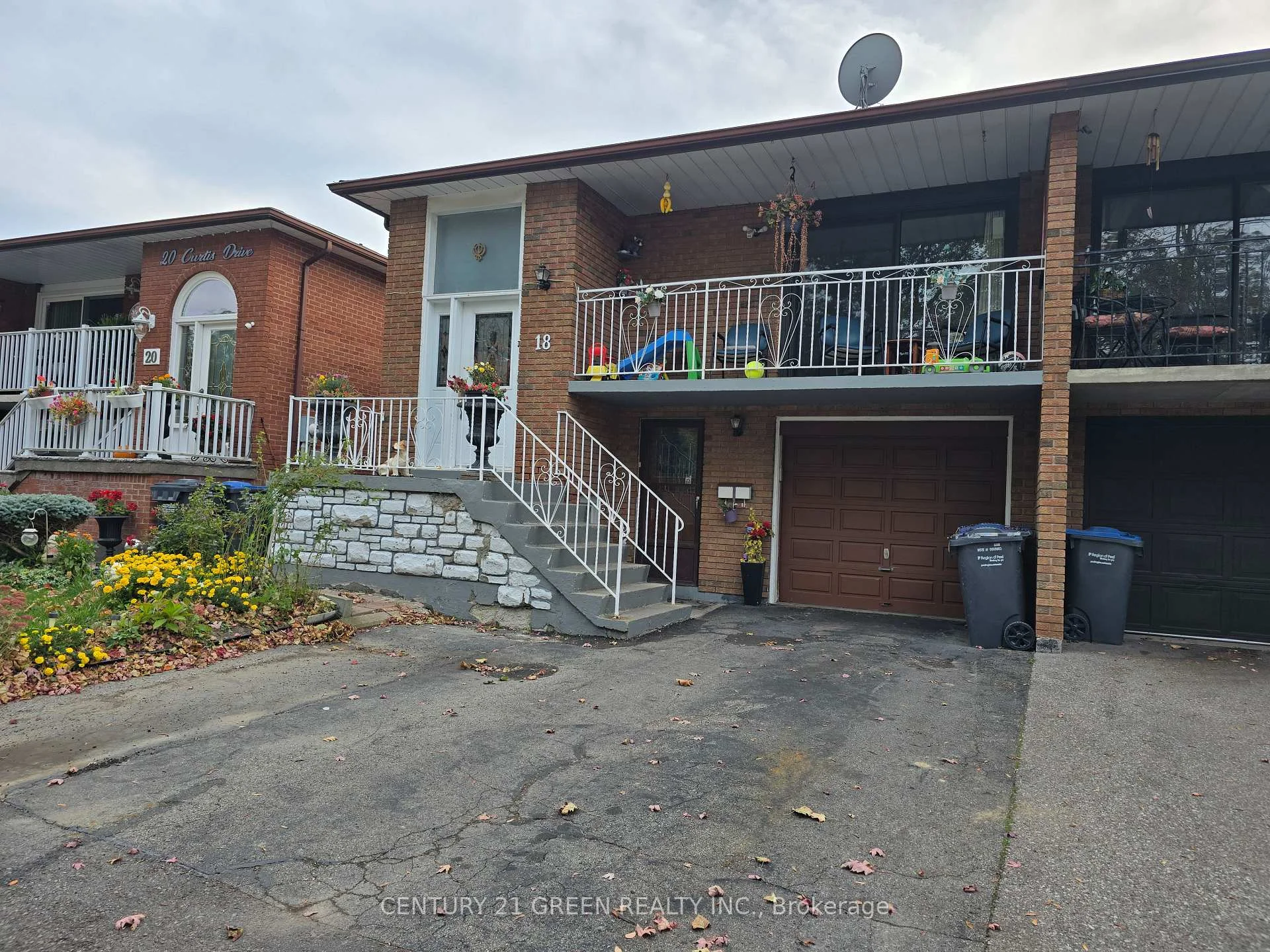 Photo 7 of 18 Curtis Drive, Brampton, Brampton South — HOMEH