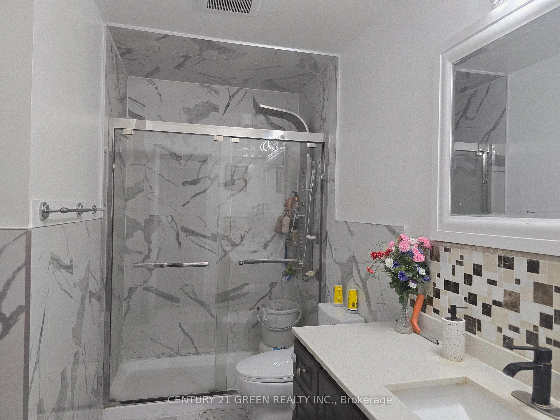 Photo 15 of 18 Curtis Drive, Brampton, Brampton South — HOMEH