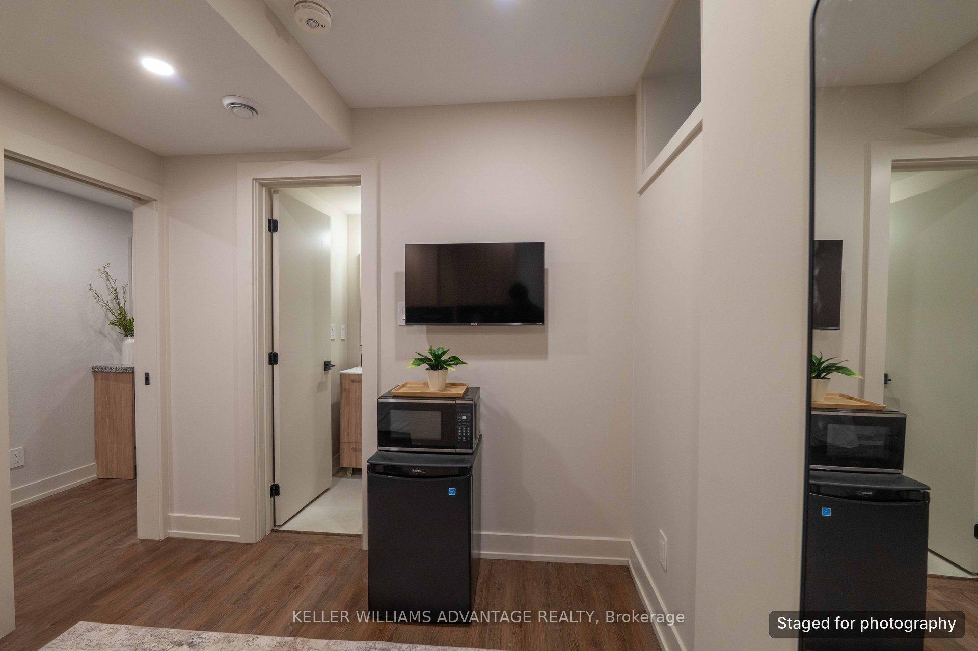 Photo 8 of Unit B, 23 Ross Street, Toronto, Kensington-Chinatown — HOMEH