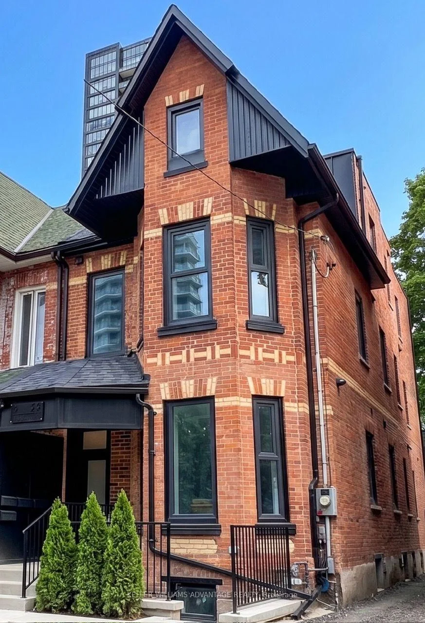 Photo 2 of Unit B, 23 Ross Street, Toronto, Kensington-Chinatown — HOMEH