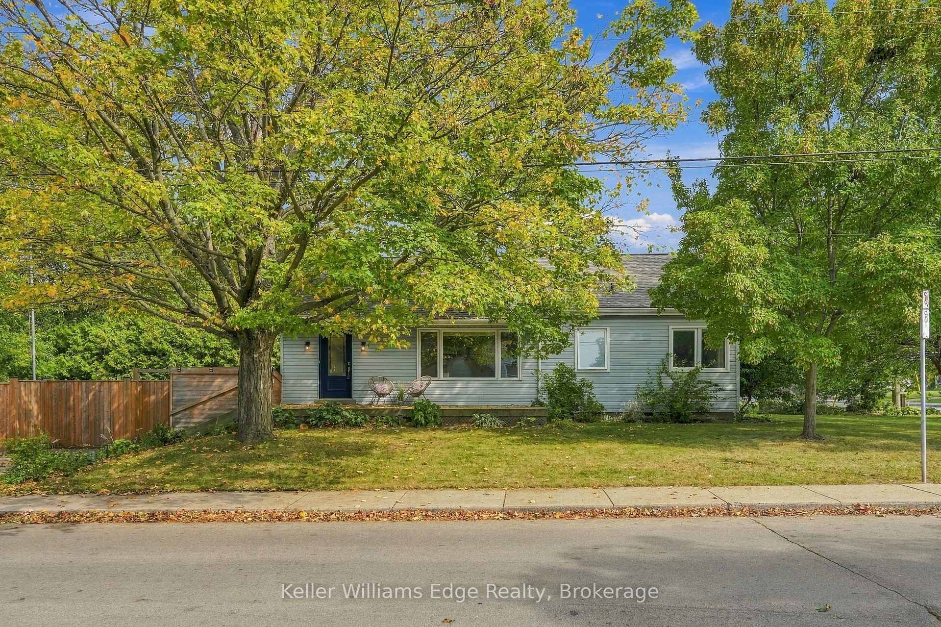 Photo 3 of 240 Bendamere Avenue, Hamilton, Buchanan — HOMEH