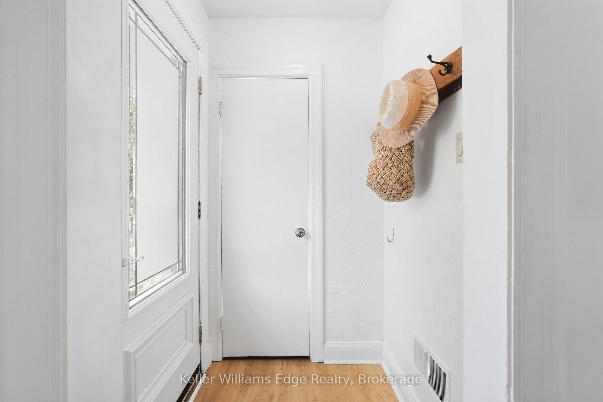 Photo 4 of 240 Bendamere Avenue, Hamilton, Buchanan — HOMEH
