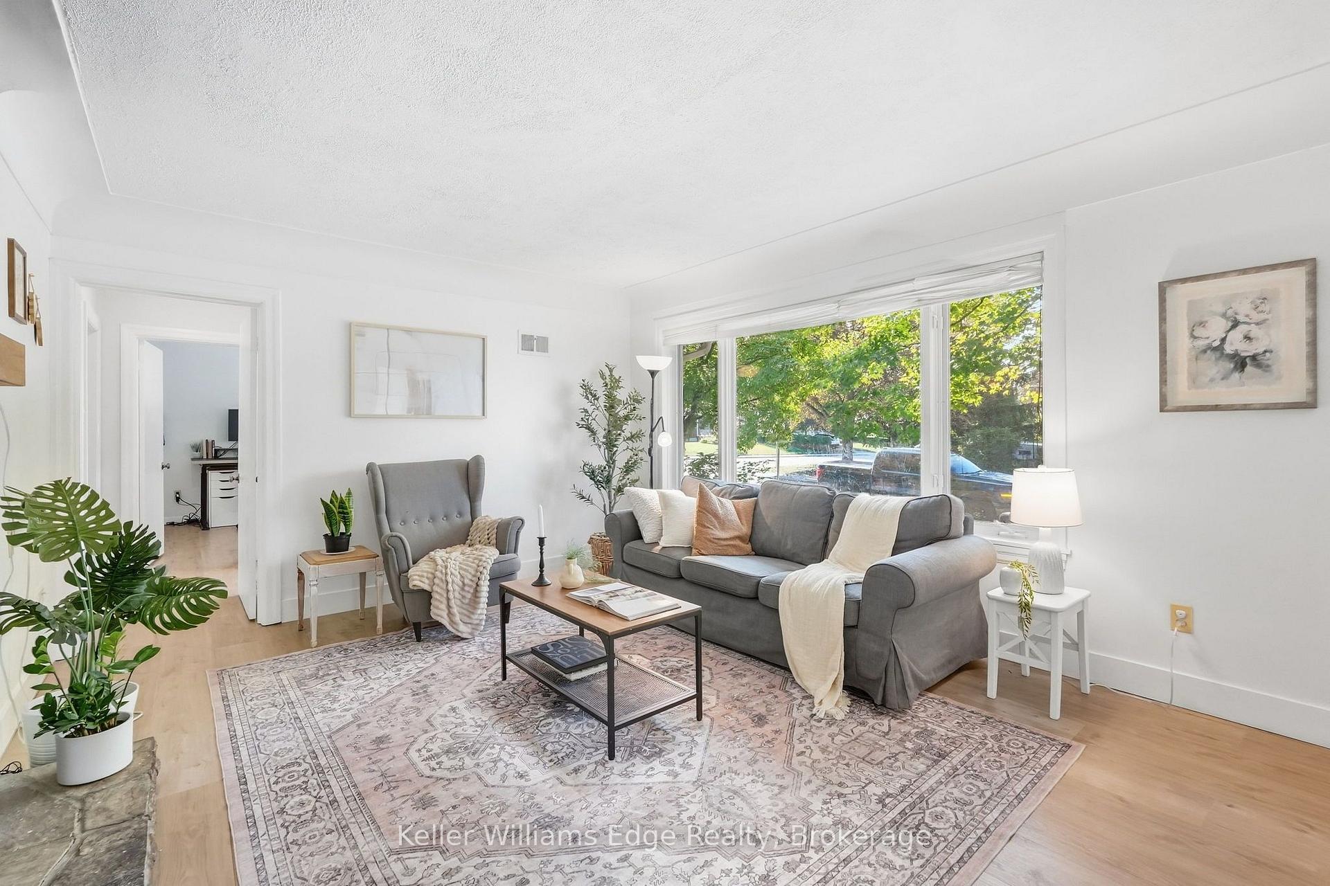 Photo 5 of 240 Bendamere Avenue, Hamilton, Buchanan — HOMEH