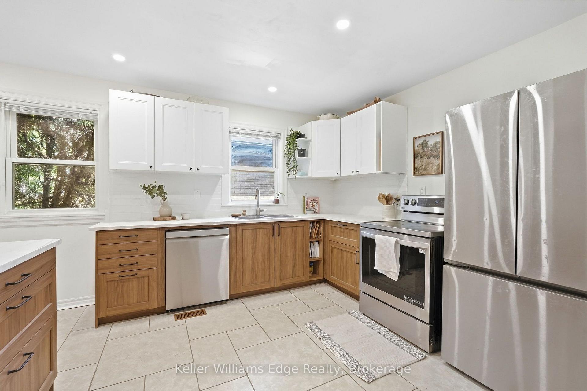 Photo 14 of 240 Bendamere Avenue, Hamilton, Buchanan — HOMEH