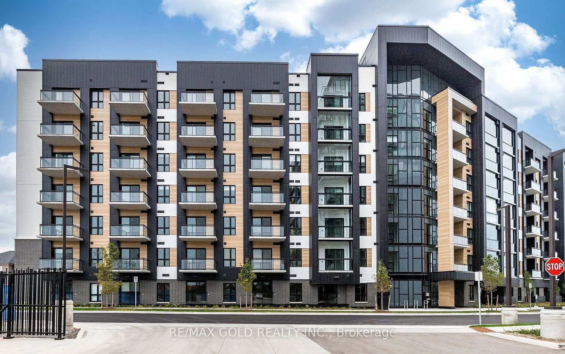 Photo 2 of Unit 605, 3008 William Cutmore Boulevard, Oakville, Joshua Creek — HOMEH