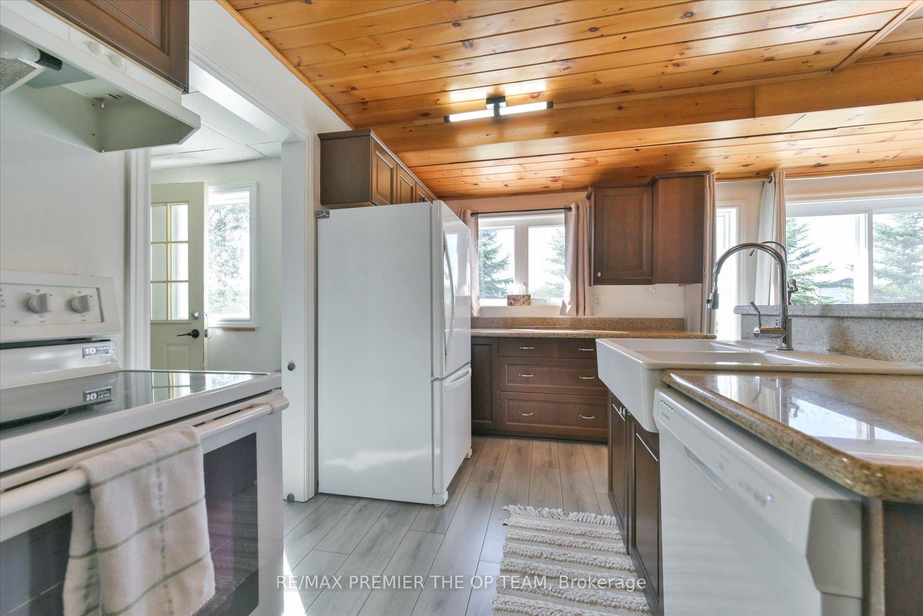 Photo 13 of 1881 Gilford Road, Innisfil, Rural Innisfil — HOMEH