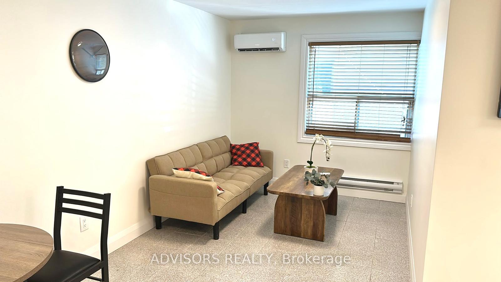 Photo 2 of Unit 4, 3717 Lakeshore Boulevard W, Etobicoke, Long Branch — HOMEH