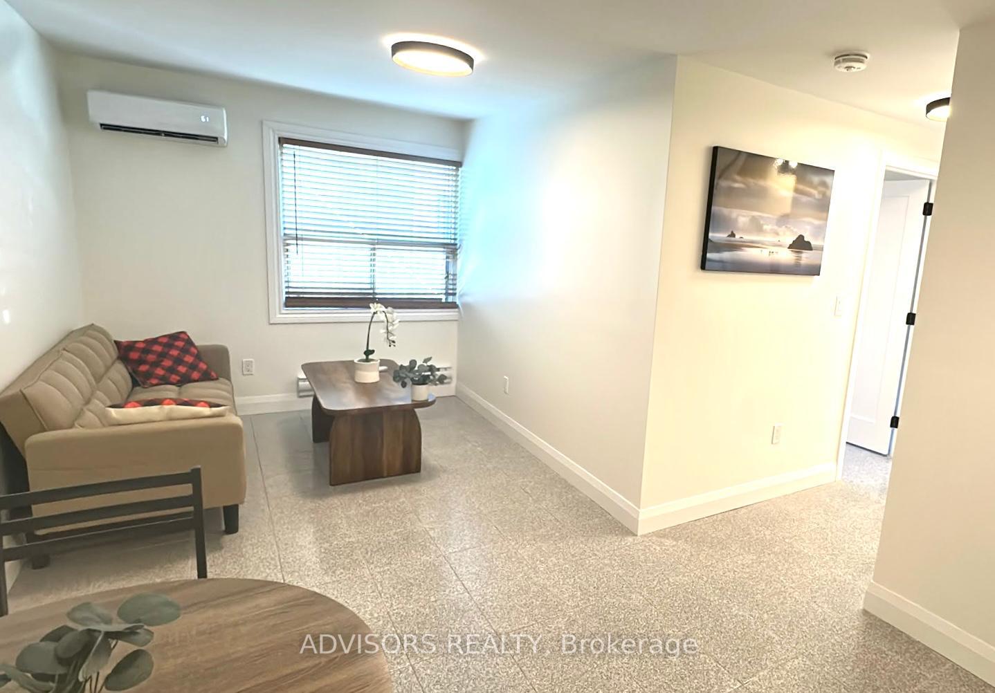 Photo 3 of Unit 4, 3717 Lakeshore Boulevard W, Etobicoke, Long Branch — HOMEH