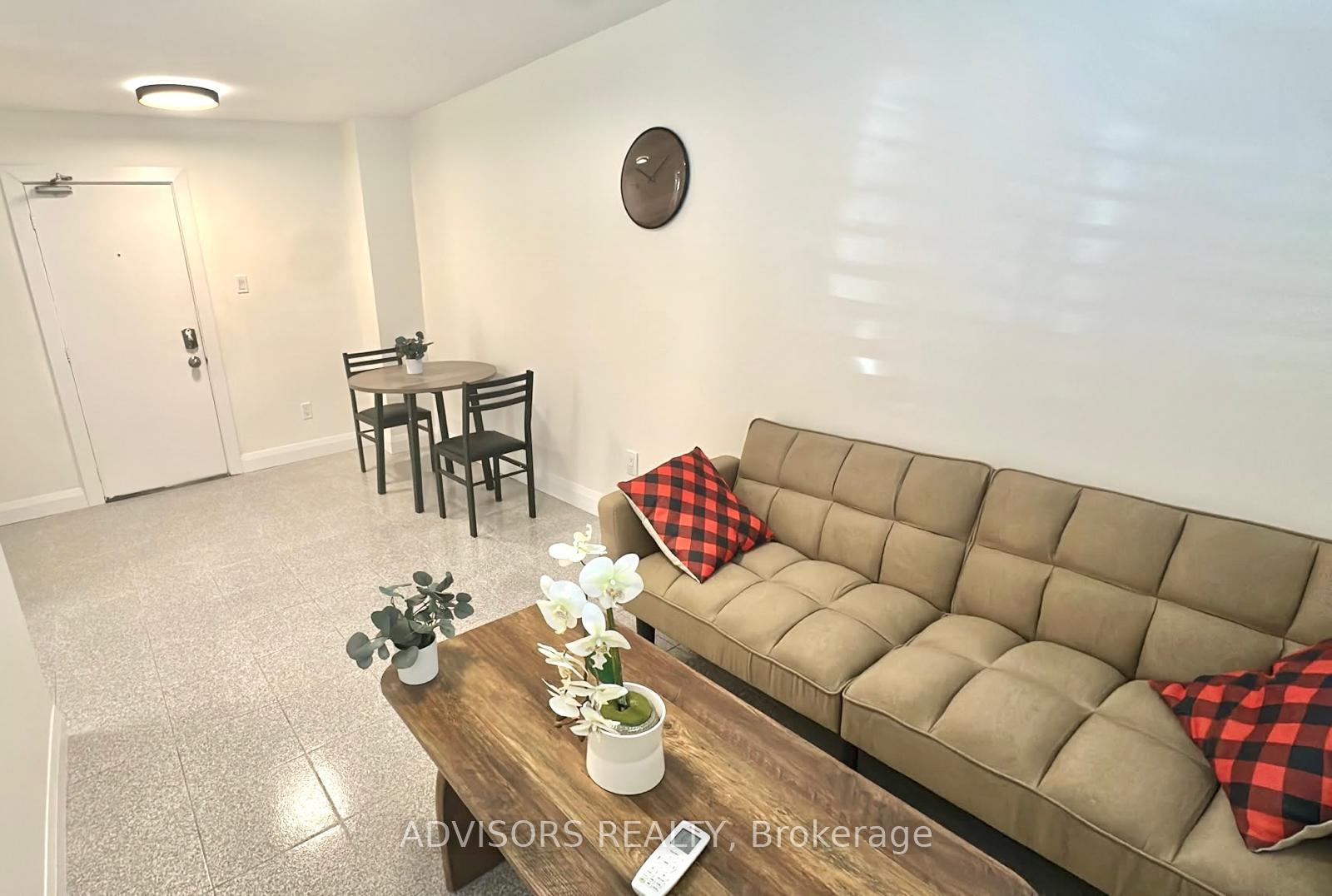 Photo 4 of Unit 4, 3717 Lakeshore Boulevard W, Etobicoke, Long Branch — HOMEH