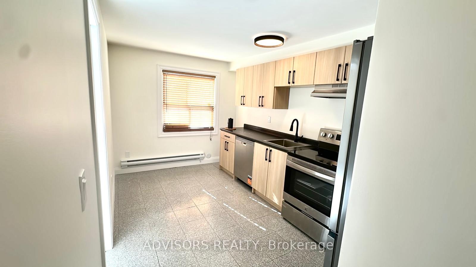 Photo 7 of Unit 4, 3717 Lakeshore Boulevard W, Etobicoke, Long Branch — HOMEH