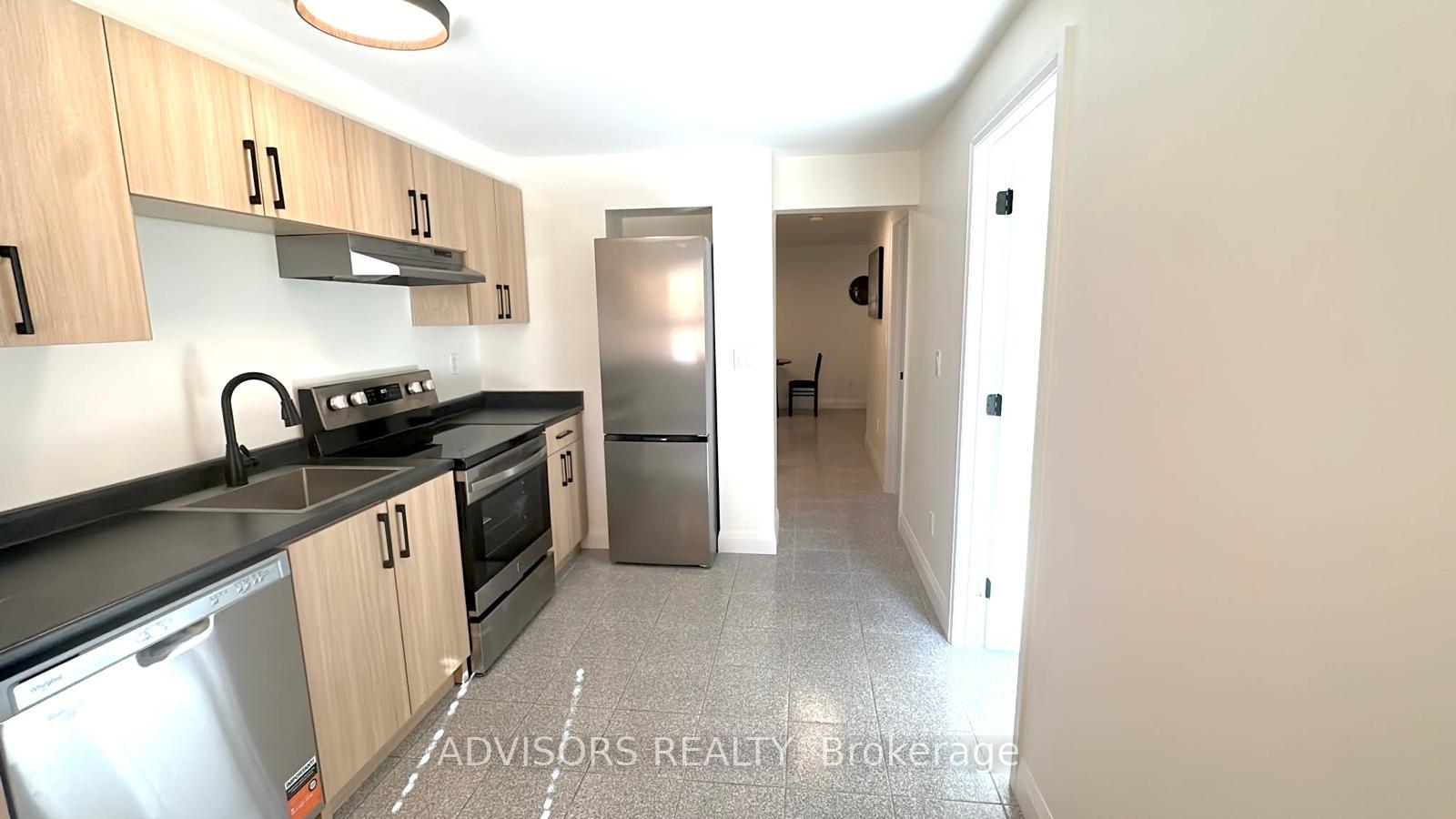 Photo 8 of Unit 4, 3717 Lakeshore Boulevard W, Etobicoke, Long Branch — HOMEH