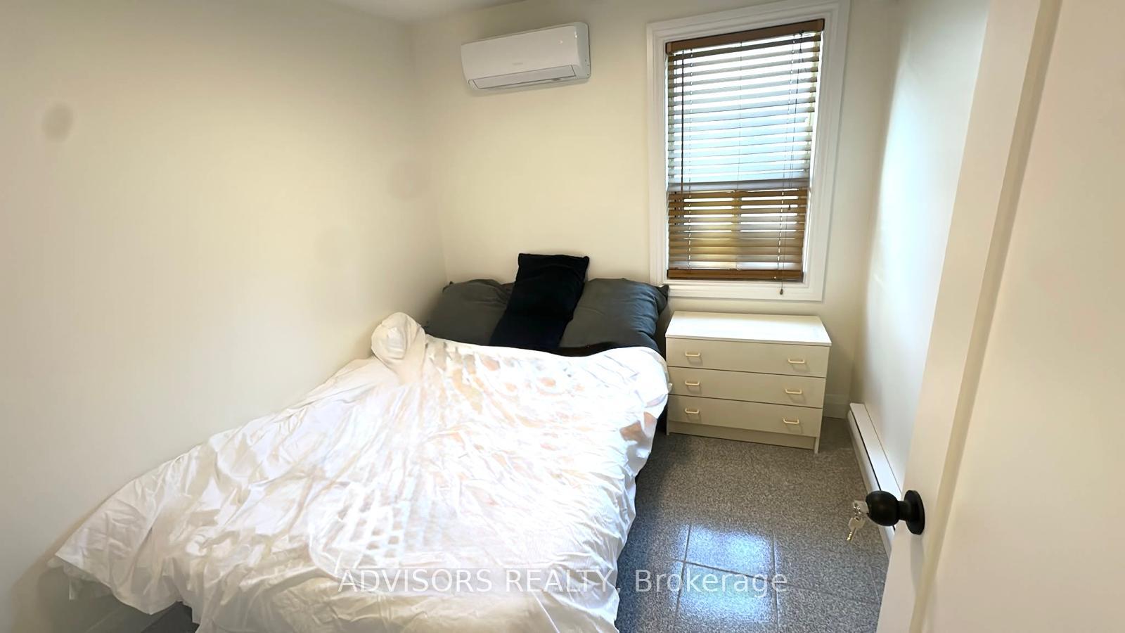 Photo 11 of Unit 4, 3717 Lakeshore Boulevard W, Etobicoke, Long Branch — HOMEH