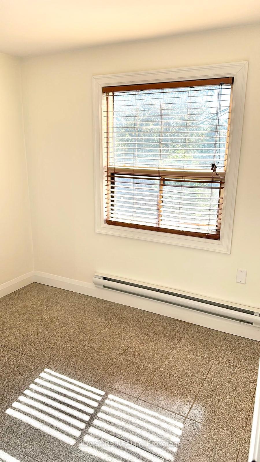 Photo 13 of Unit 4, 3717 Lakeshore Boulevard W, Etobicoke, Long Branch — HOMEH