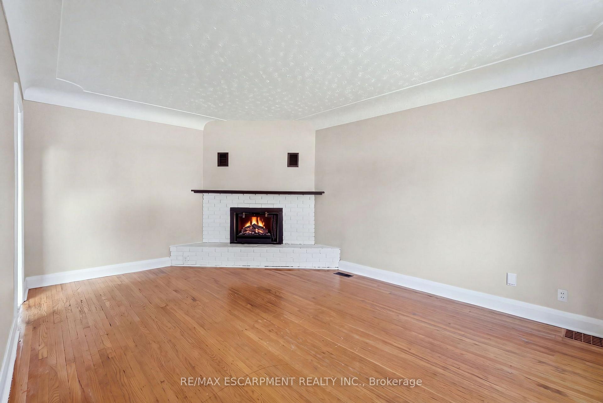 Photo 6 of 7 Sheldon Street, Hamilton, Dundas — HOMEH