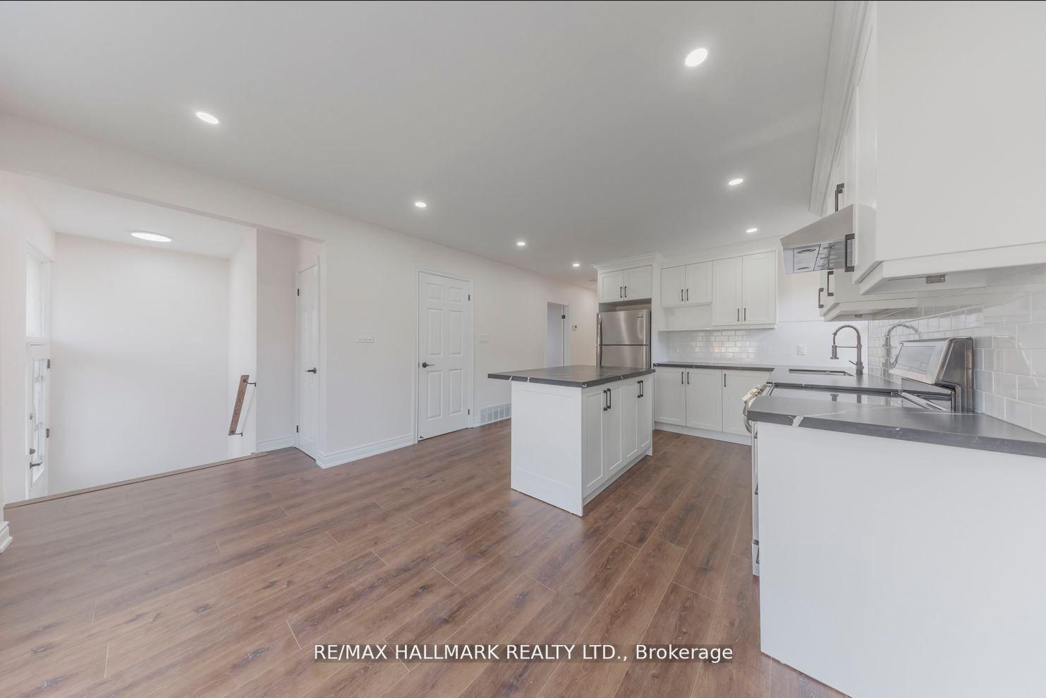 Photo 5 of Unit Upper, 39 Stansbury Crescent, Scarborough, Eglinton East — HOMEH