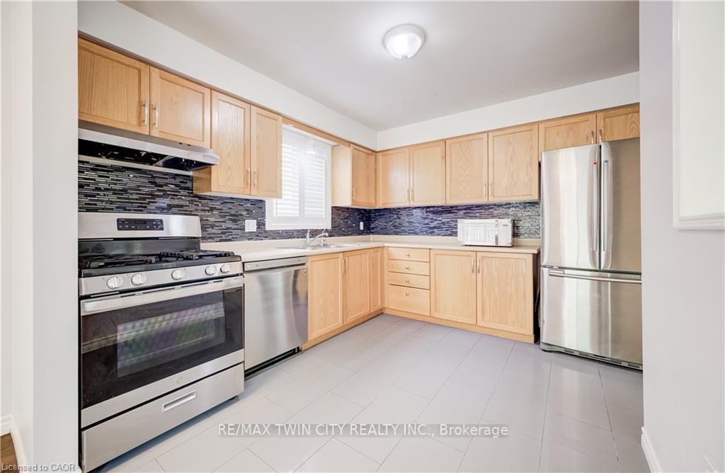 Photo 13 of 508 Veronica Drive, Kitchener, Centreville Chicopee — HOMEH