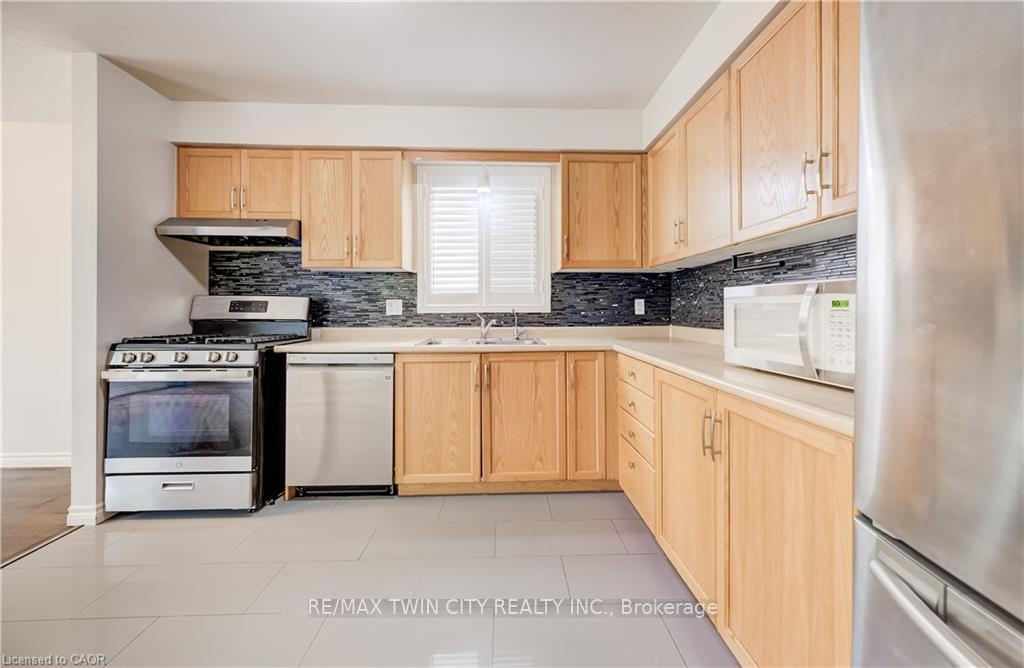 Photo 14 of 508 Veronica Drive, Kitchener, Centreville Chicopee — HOMEH