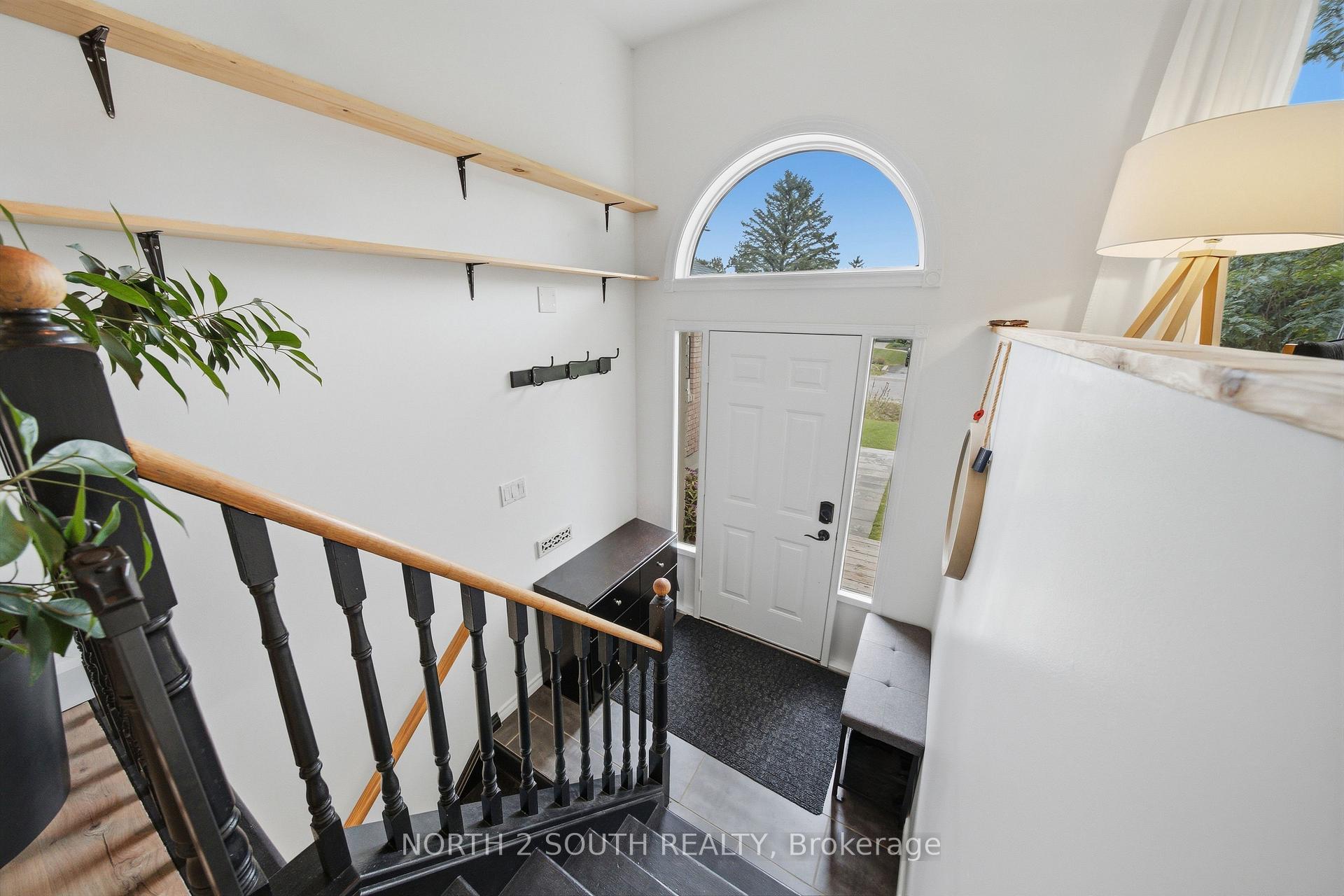 Photo 6 of 74 Leo Boulevard, Wasaga Beach — HOMEH