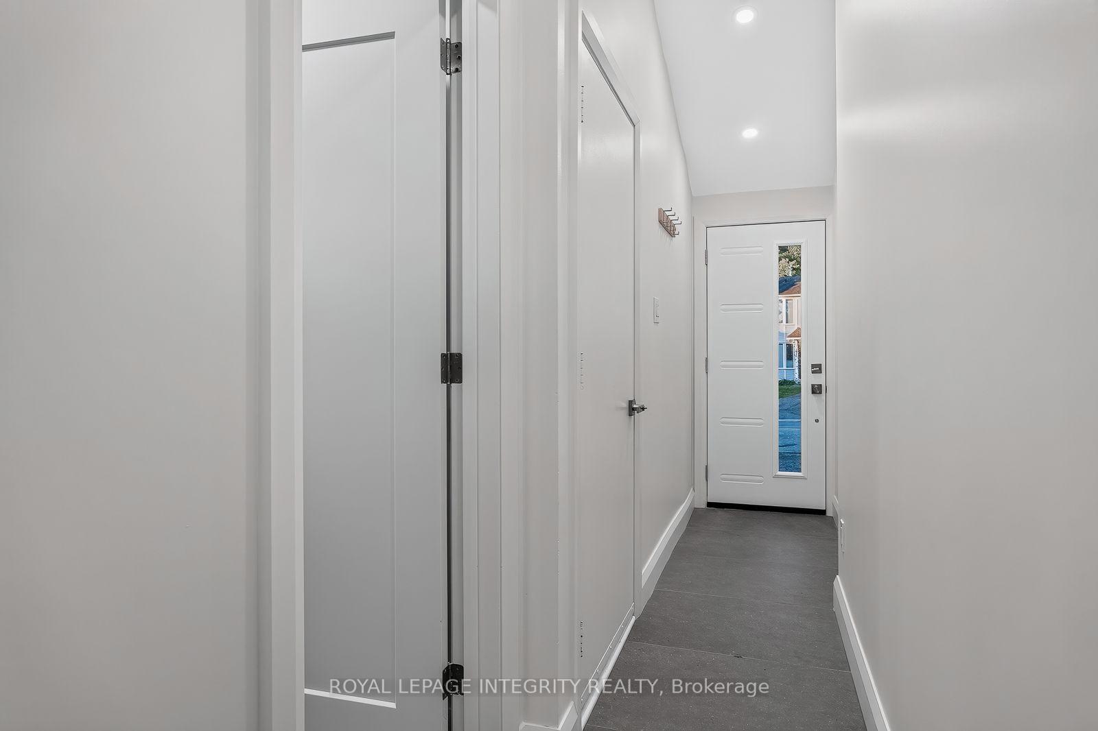 Photo 5 of Unit B, 775 Kingfisher Crescent, Ottawa, Chatelaine Village — HOMEH