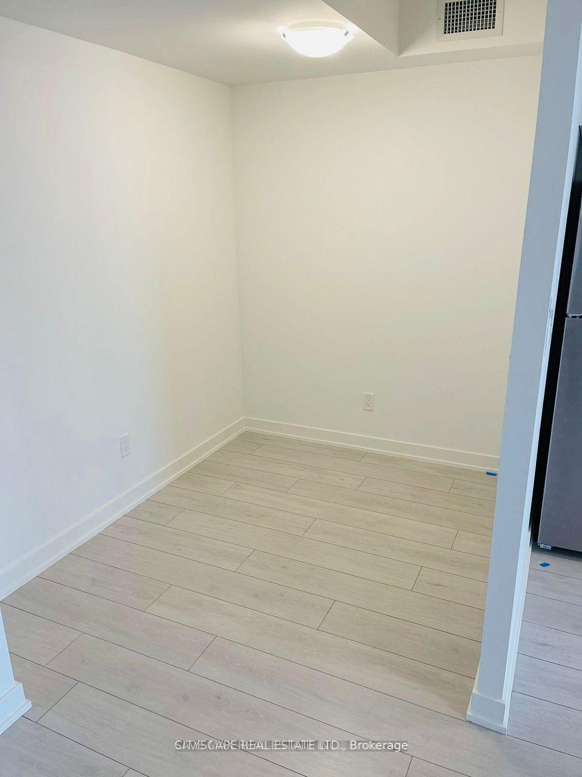Photo 5 of Unit B412, 3200 Dakota Common, Burlington, Alton — HOMEH