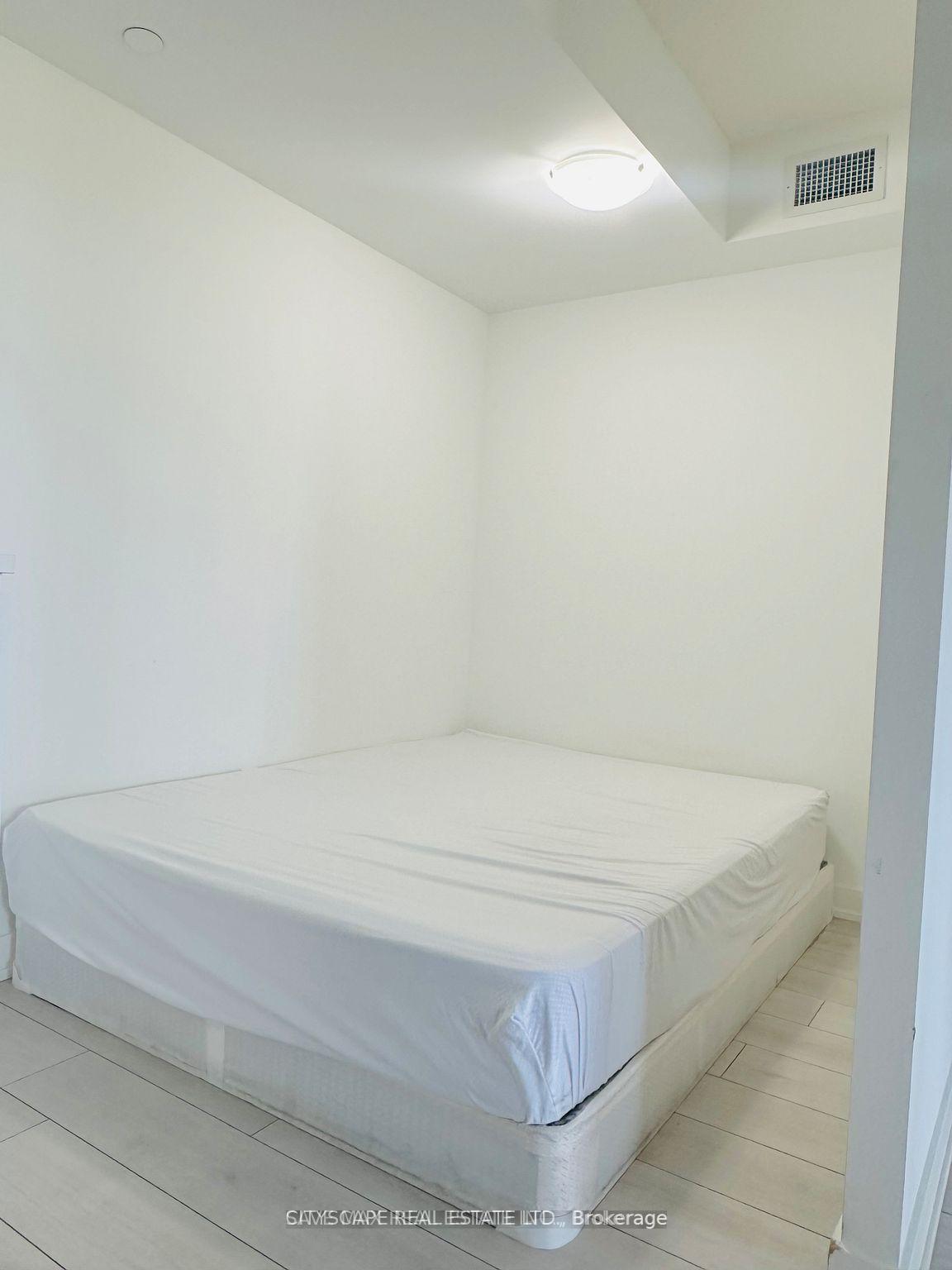 Photo 15 of Unit B412, 3200 Dakota Common, Burlington, Alton — HOMEH