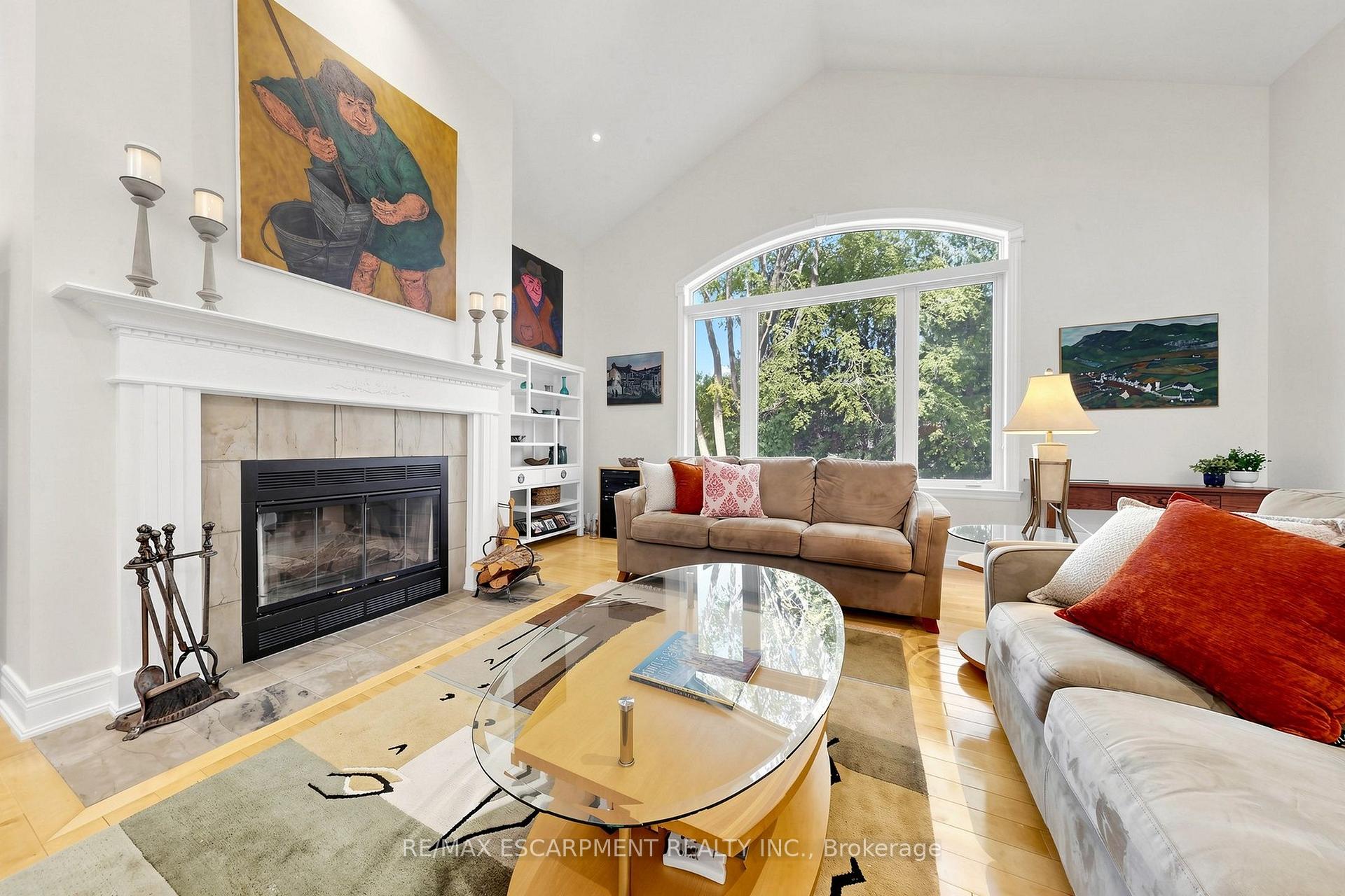 Photo 6 of 118 Foxridge Drive, Hamilton, Ancaster — HOMEH